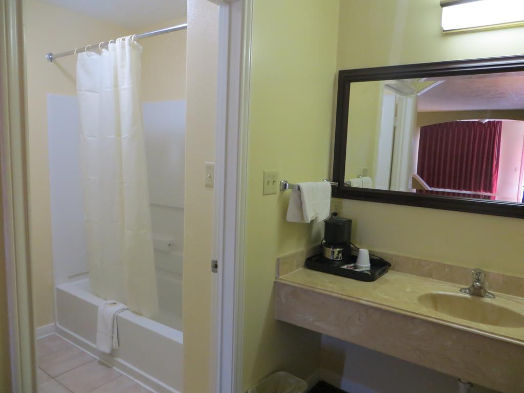 Americas Best Value Inn & Suites Hempstead Pokój zdjęcie