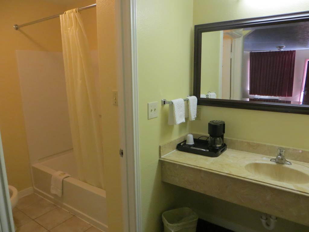Americas Best Value Inn & Suites Hempstead Pokój zdjęcie