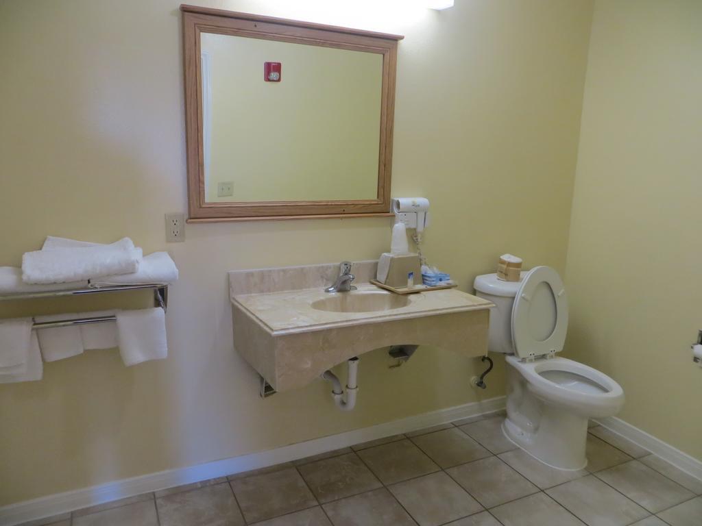 Americas Best Value Inn & Suites Hempstead Pokój zdjęcie