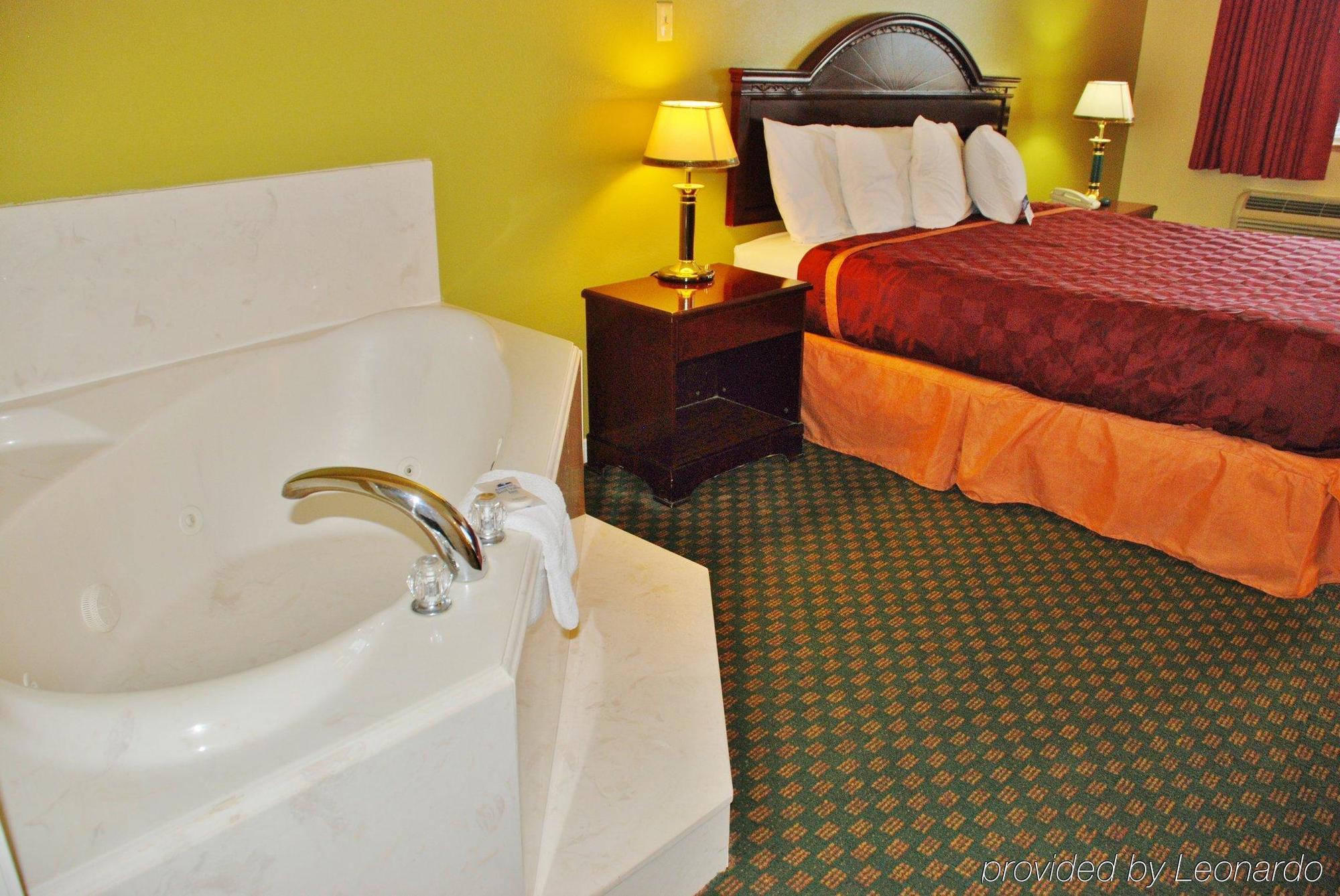 Americas Best Value Inn & Suites Hempstead Zewnętrze zdjęcie