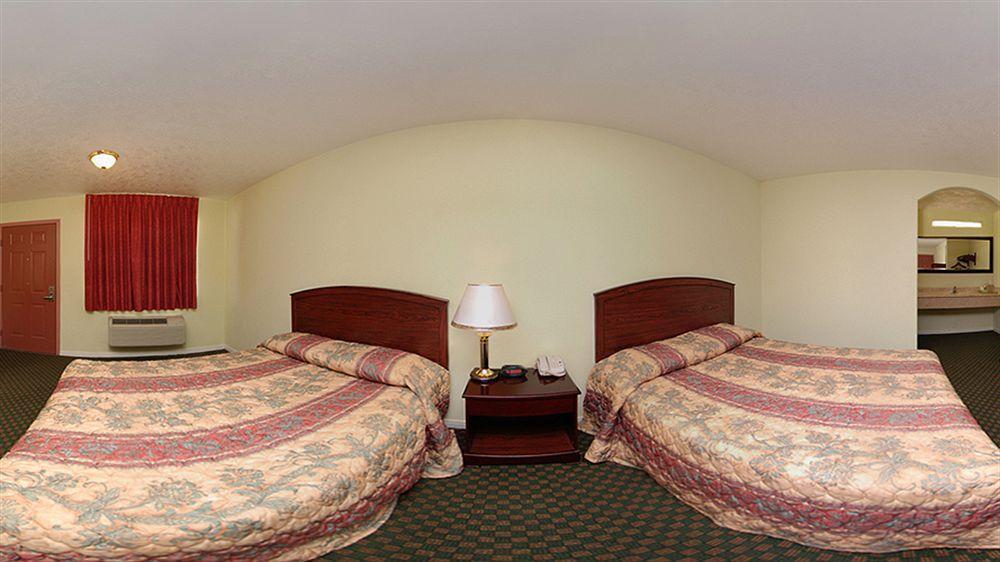 Americas Best Value Inn & Suites Hempstead Zewnętrze zdjęcie