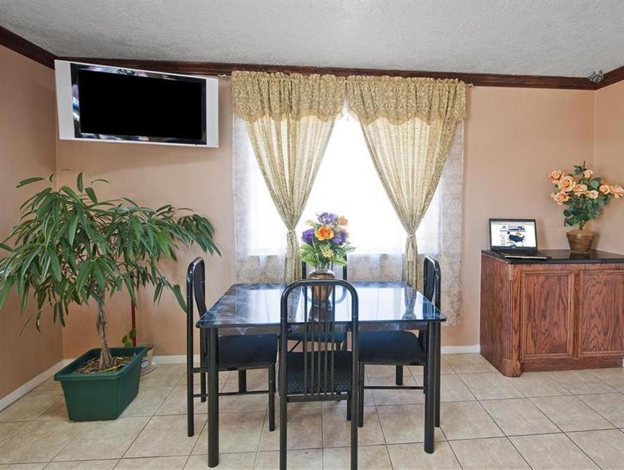 Americas Best Value Inn & Suites Hempstead Zewnętrze zdjęcie