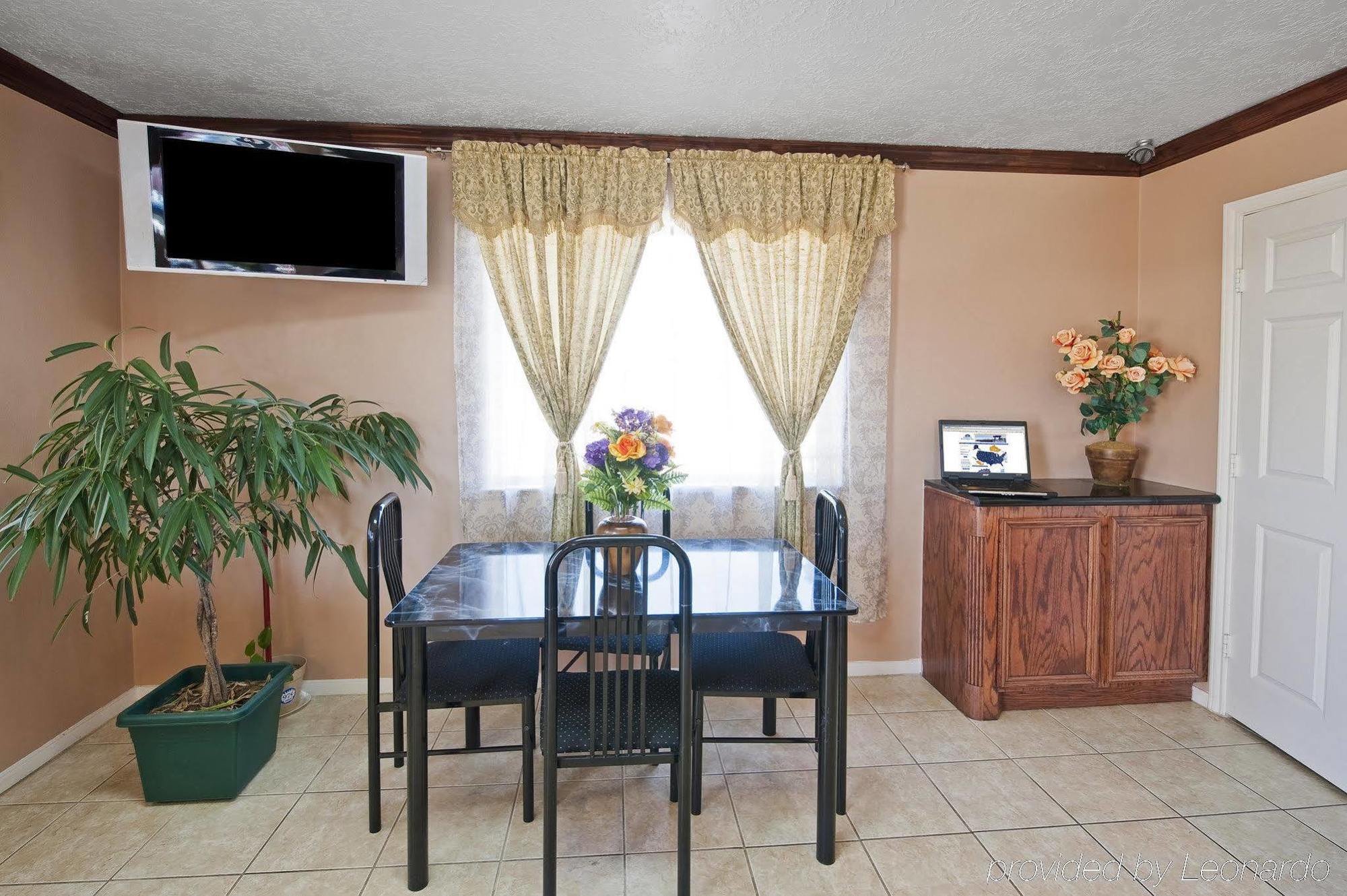 Americas Best Value Inn & Suites Hempstead Zewnętrze zdjęcie