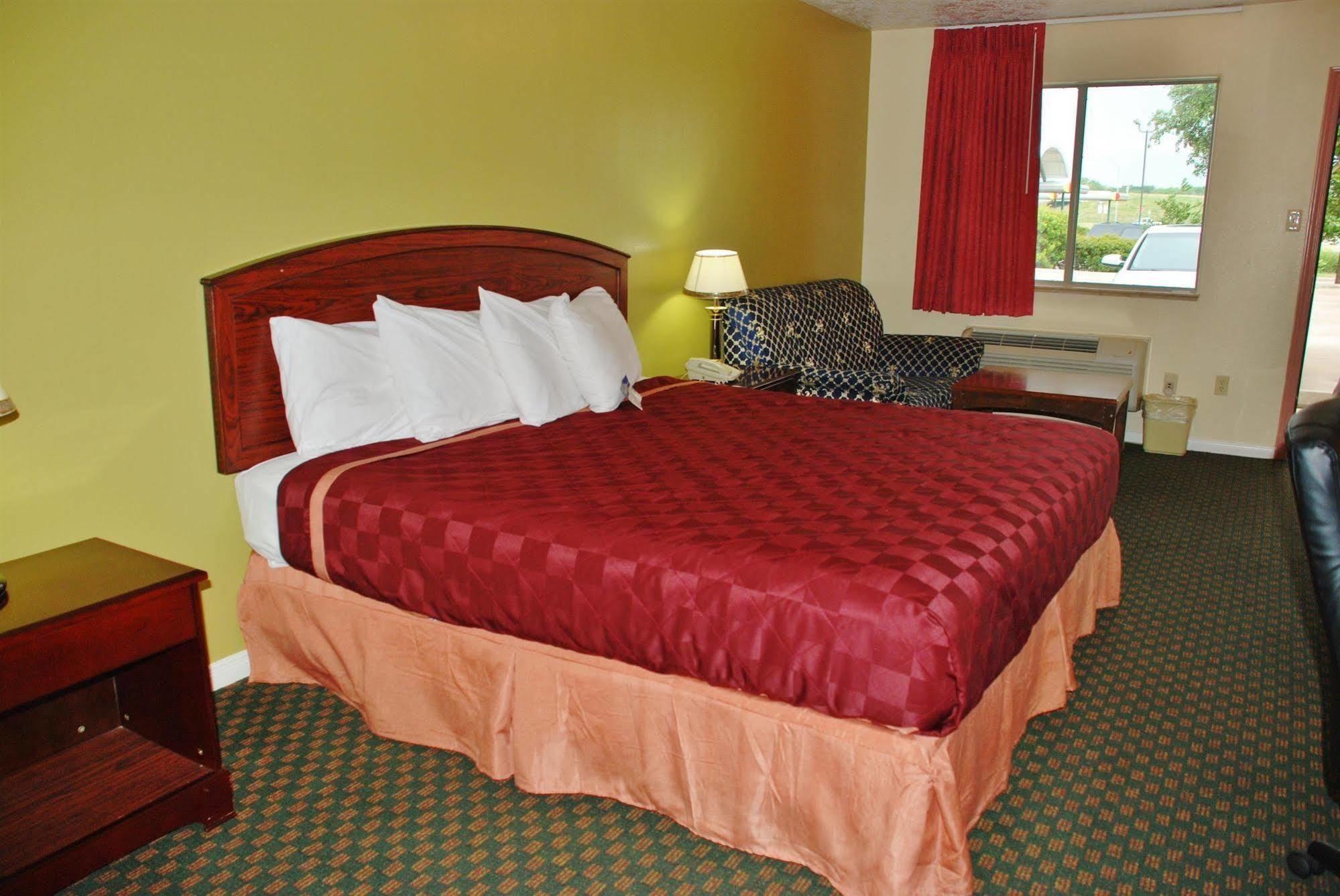 Americas Best Value Inn & Suites Hempstead Zewnętrze zdjęcie