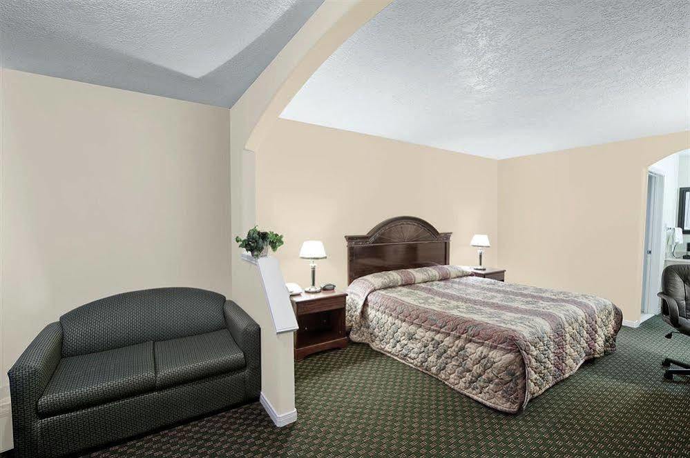 Americas Best Value Inn & Suites Hempstead Zewnętrze zdjęcie
